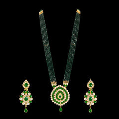 Maharaani kundan polki haar with earrings.