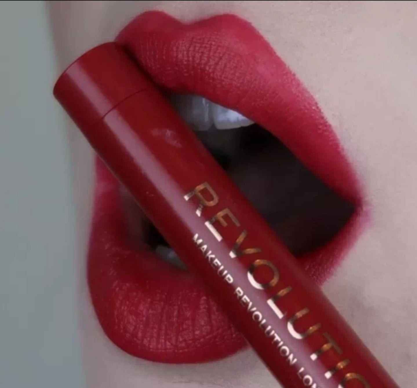 Revolution
Revolution Velvet Kiss Lip Crayon Ruby Revolution
Revolution Velvet Kiss Lip Crayon Ruby