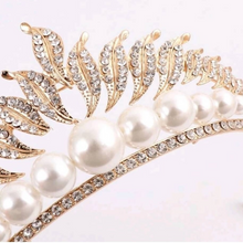 Load image into Gallery viewer, Rhinestone and faux pearl decore crown hair tiara