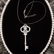Load image into Gallery viewer, Key pendants