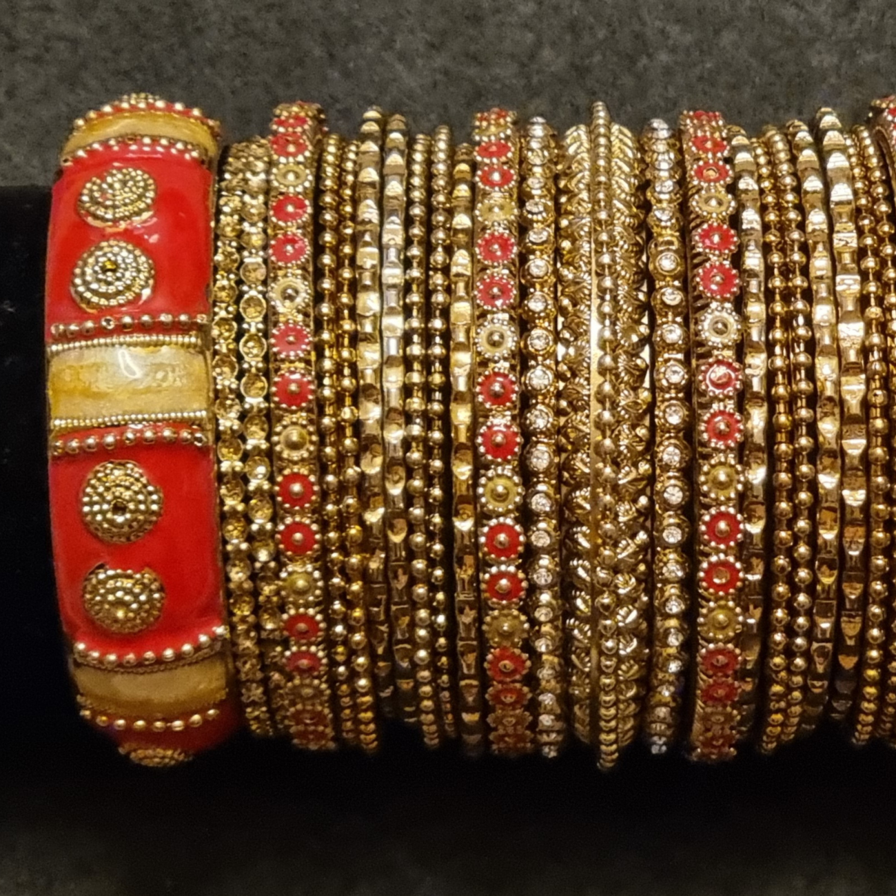 Red Metal Bangle Kada Designer Traditional Ethnic Set Red Metal Bangle Kada Designer Traditional Ethnic Set