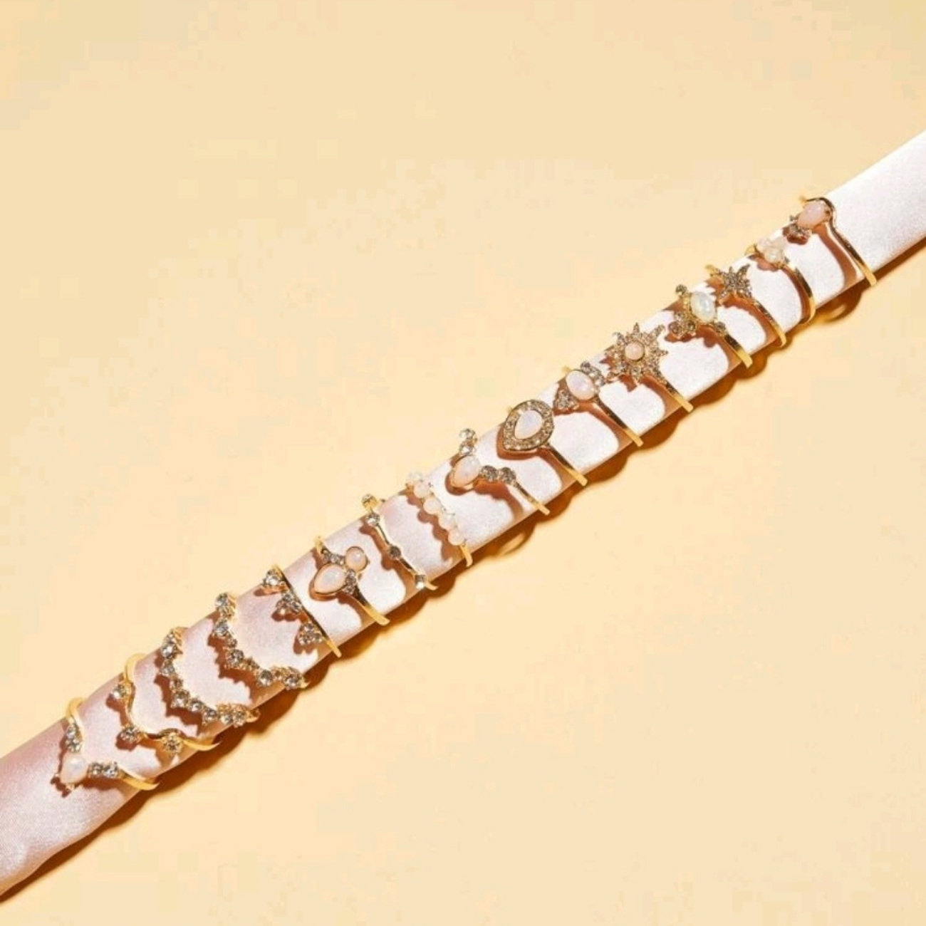 16 pcs Rhinestone decor rings 16 pcs Rhinestone decor rings
