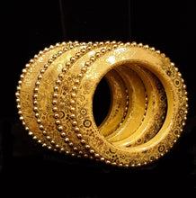 Load image into Gallery viewer, ( 4 pcs ) Rajwadi Plastic bangles.