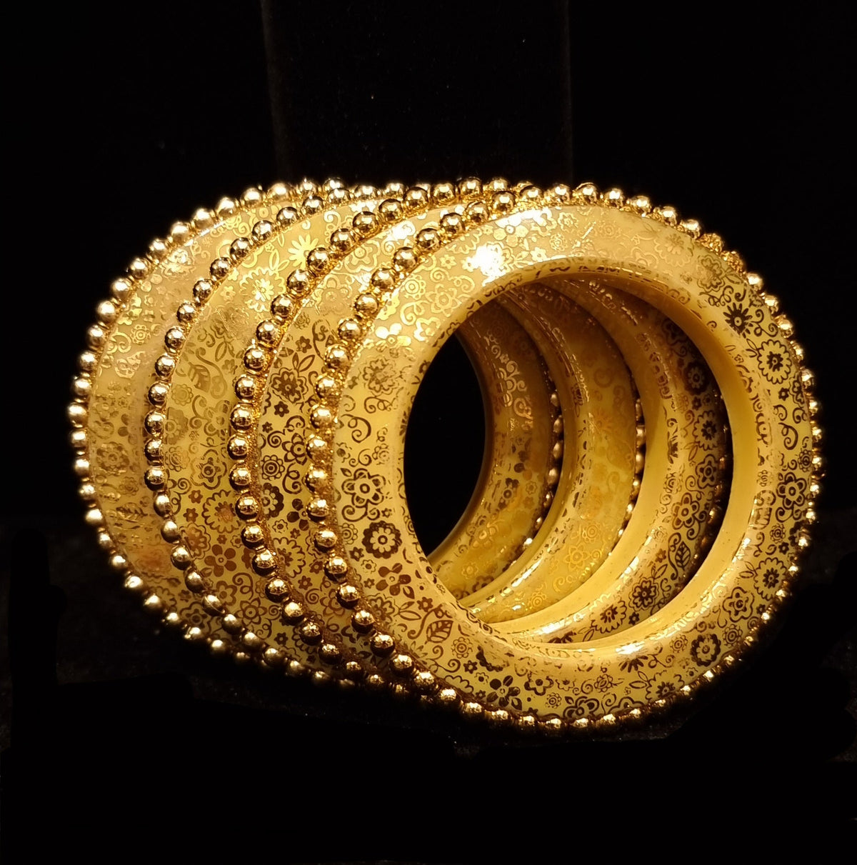 ( 4 pcs ) Rajwadi Plastic bangles.