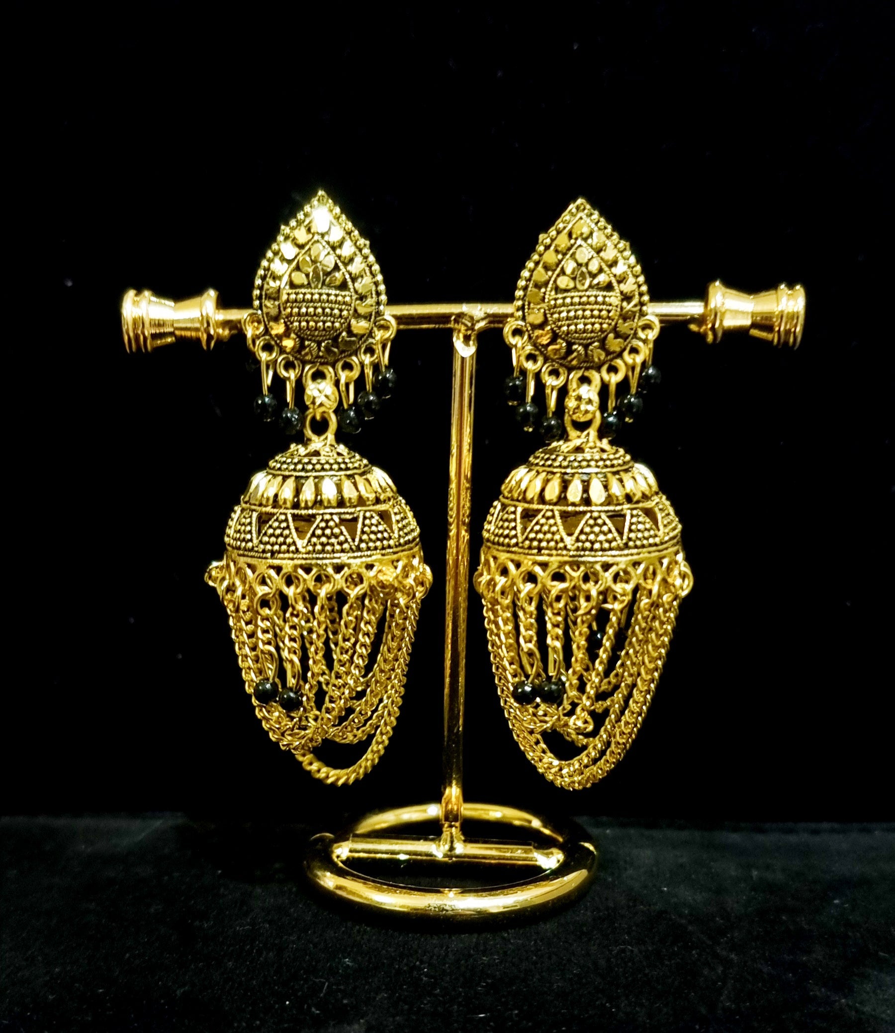 Copper gold matte finish antique earrings.