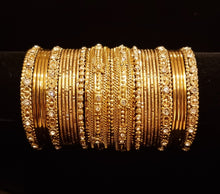 Load image into Gallery viewer, Gold Diamante Stone Bangle Set (2.6)