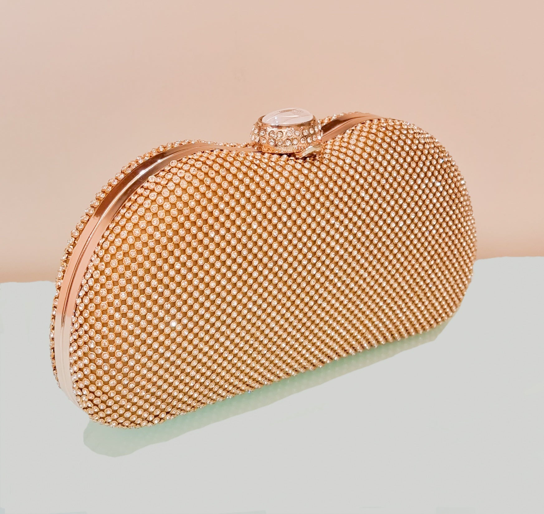 Dazziling Golden Night Clutch. Dazziling Golden Night Clutch.
