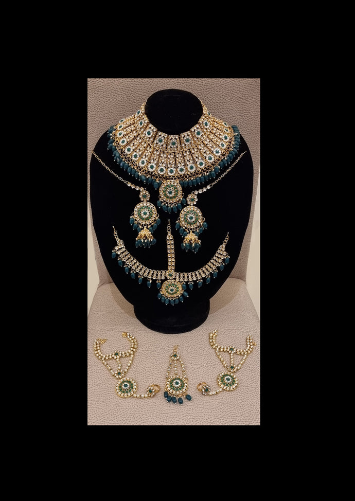 ( 7 pcs ) Designer Bridal kundan jewellery set.