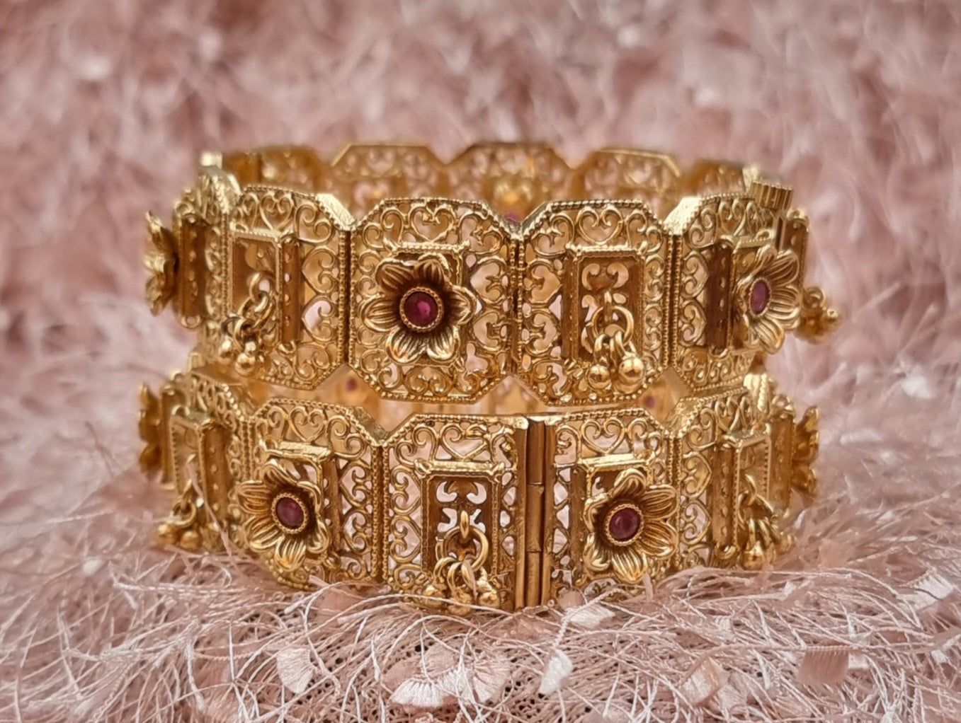 Designer Maharani Style Gold Plated Openable Kadas.