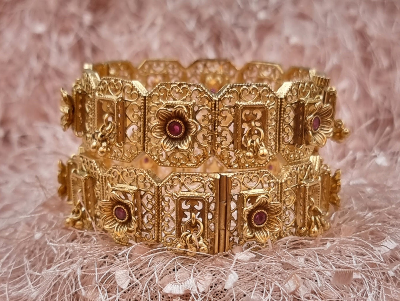 Designer Maharani Style Gold Plated Openable Kadas. Designer Maharani Style Gold Plated Openable Kadas.