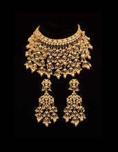 Load image into Gallery viewer, Rajasthani Kundan Choker With Earrings.