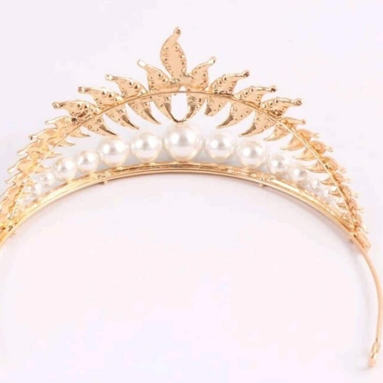 Rhinestone and faux pearl decore crown hair tiara Rhinestone and faux pearl decore crown hair tiara