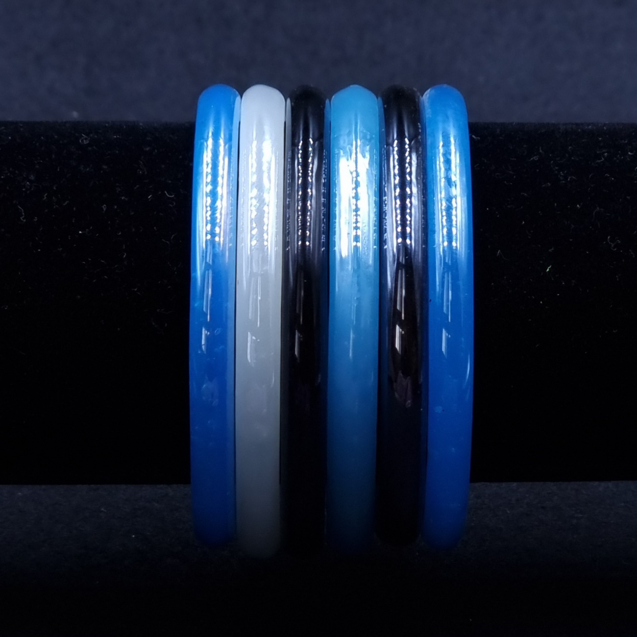 Glass bangles ( 6 pcs) Glass bangles ( 6 pcs)