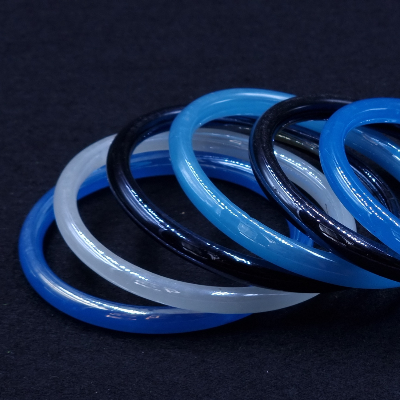 Glass bangles ( 6 pcs) Glass bangles ( 6 pcs)