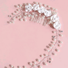 Load image into Gallery viewer, Faux pearl flower decor hair comb