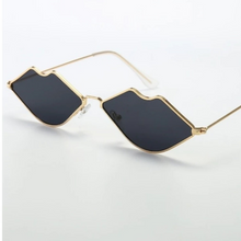 Load image into Gallery viewer, Lip shaped lens metal frame sunglasses