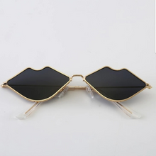 Load image into Gallery viewer, Lip shaped lens metal frame sunglasses