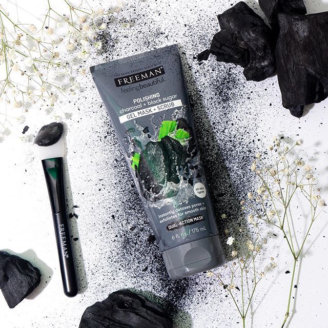 Freeman
Polishing Charcoal + Black Sugar Gel Mask + Scrub Freeman
Polishing Charcoal + Black Sugar Gel Mask + Scrub