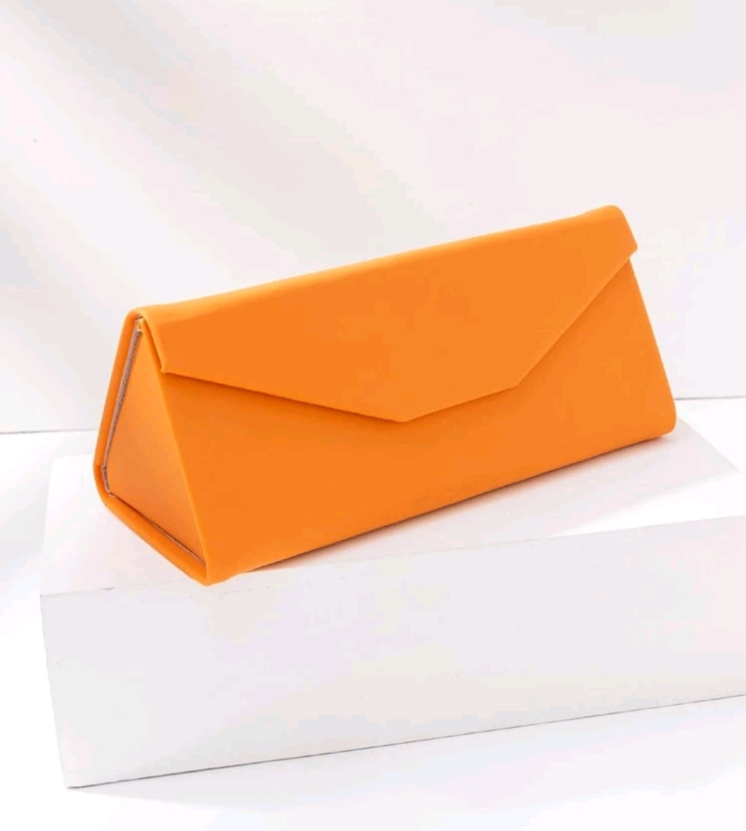 Foldable Glasses Case, Magnetic with Triangle Fold in PU Leather for All Glasses Foldable Glasses Case, Magnetic with Triangle Fold in PU Leather for All Glasses