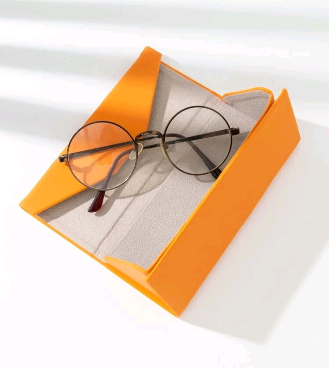 Foldable Glasses Case, Magnetic with Triangle Fold in PU Leather for All Glasses Foldable Glasses Case, Magnetic with Triangle Fold in PU Leather for All Glasses