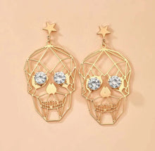 Load image into Gallery viewer, Hollow out skull earrings