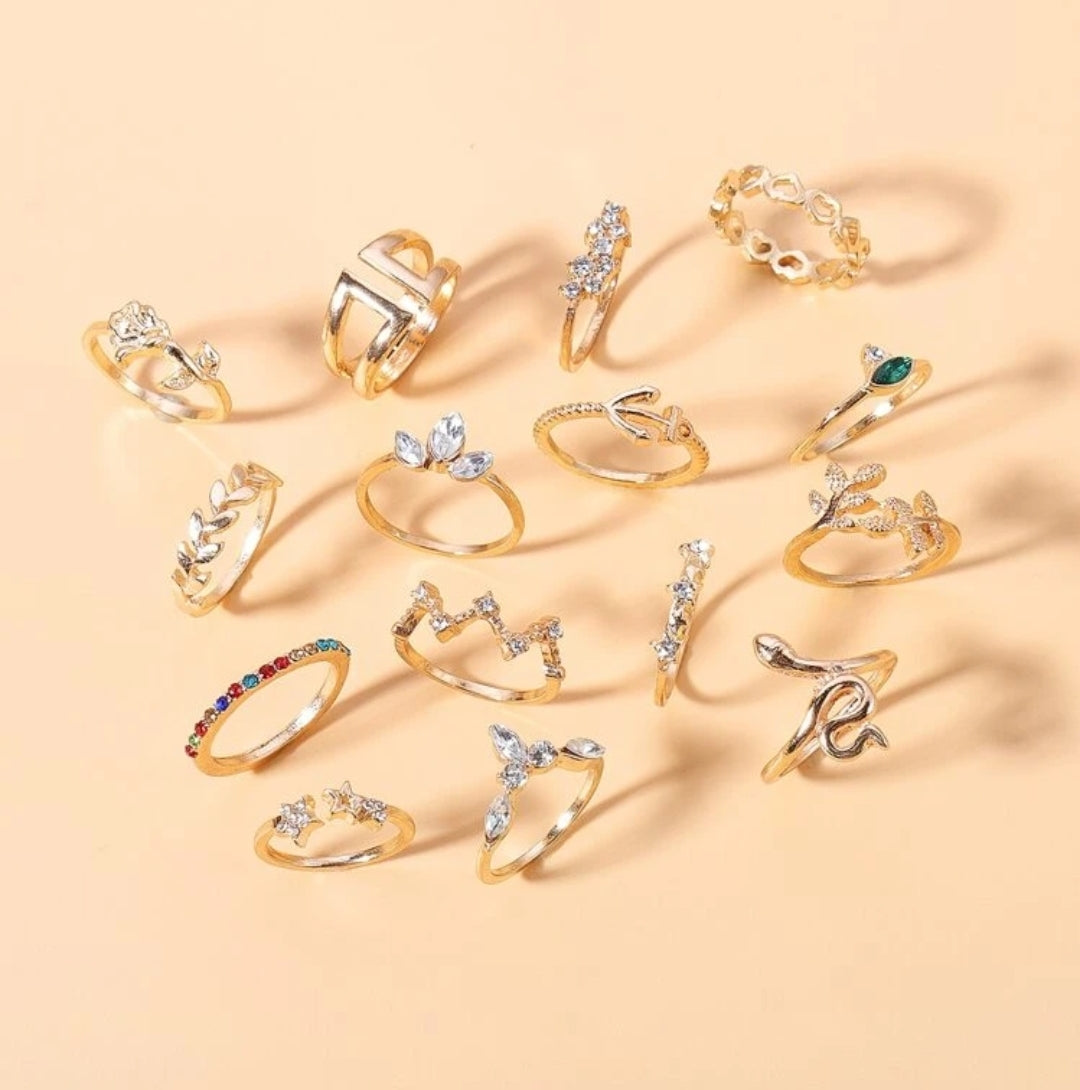 15 Pcs Rhinestone Rings. 15 Pcs Rhinestone Rings.